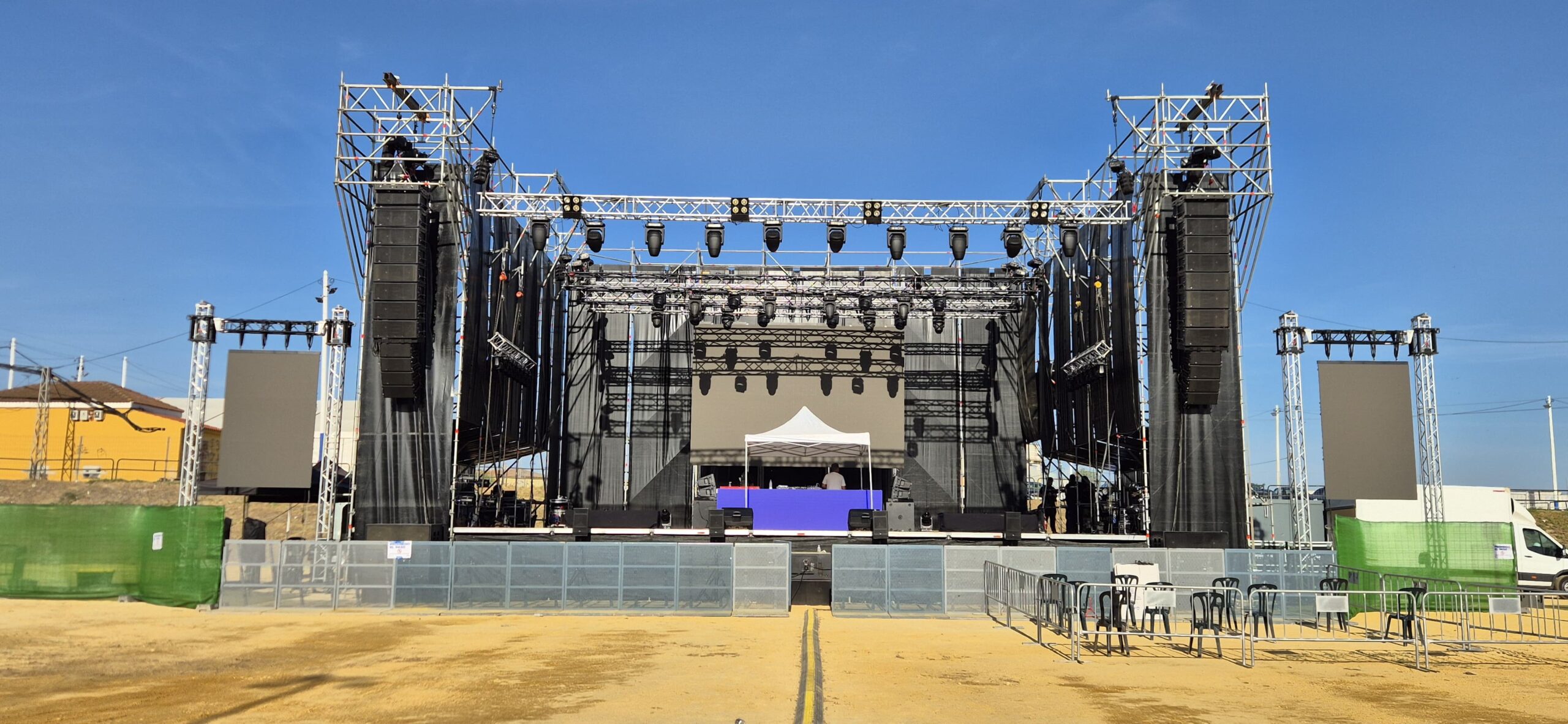 Ortiz Audio y RC Group Events despliegan sistemas Meyer Sound para el concierto de Pastora Soler en Alcalá de Guadaíra
