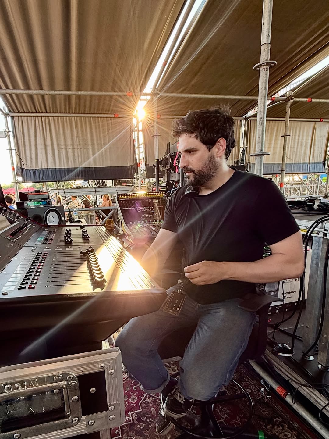 Carlos Dueñas estrena la DiGiCo Quantum 112 en la gira de Bad Gyal: “Es como llevar un Ferrari en el bolsillo”
