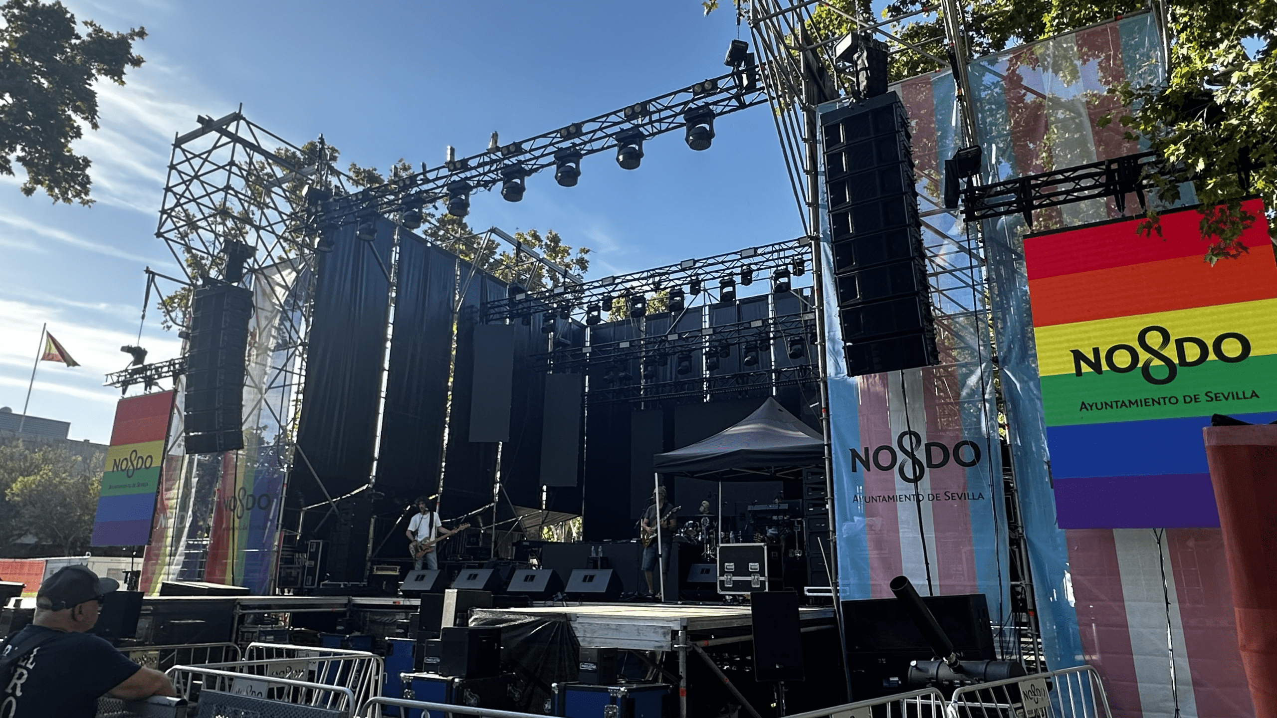 Soniluc despliega los sistemas de Meyer Sound en las celebraciones del Orgullo en Sevilla