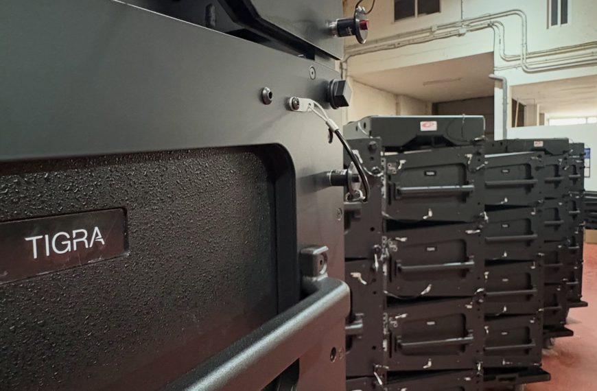 Tecson incorpora 24 sistemas TIGRA de Meyer Sound a su equipamiento
